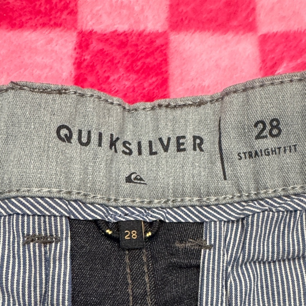 Quiksilver Men's Charcoal Flat Front Shorts - Picture 2 of 6